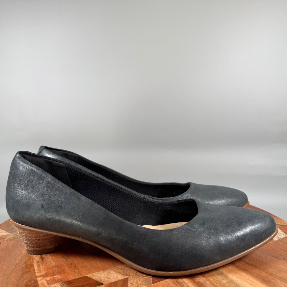 Clarks Linvale Jerica Navy Leather Kitten Heel Pointed Toe Pumps Womens Size 7